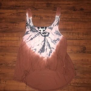 Cute tie-dye high low tank top with button detail